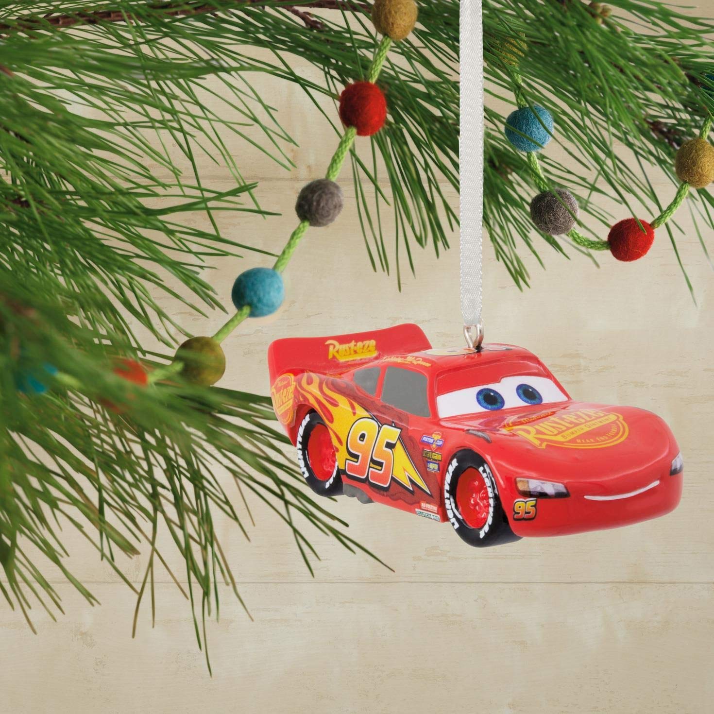 Hallmark Disney Cars クリスマスオーナメント Amazon.com: Hallmark Christmas Ornament Disney Pixar Cars